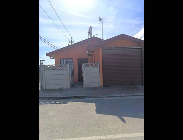 2 BEDROOM HOUSE FOR SALE IN VICTORIA MXENGE
